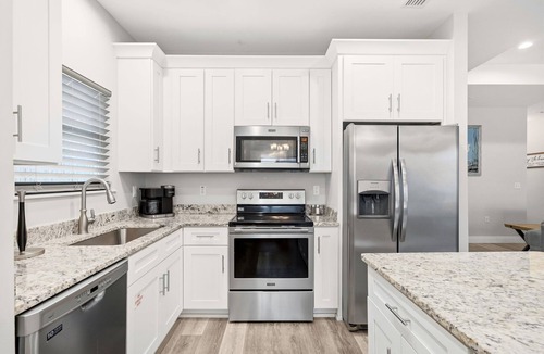 Bahama Beach House | Heated Pool - Bachelorette Getaway - Spring Break Sale