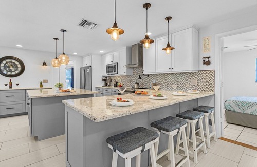Eight Lakes House | Heated Pool, Gulf Access, Dock, Tiki Hut - The Lucky Pelican - Roelens