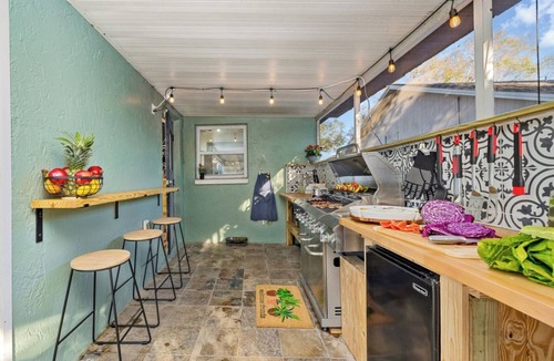 Largo Villa | Heated Pool Hot Tub Outdoor Kitchen