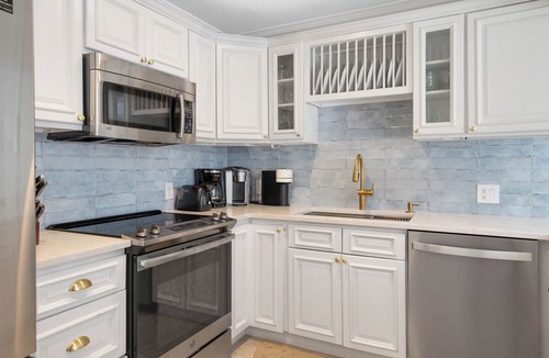Summerplace House | Heated Pool & Hot Tub - Dog Friendly Private Beach - EV Charger - East of A1A