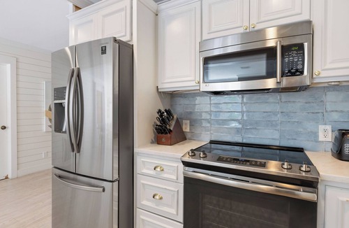 Summerplace House | Heated Pool & Hot Tub - Dog Friendly Private Beach - EV Charger - East of A1A