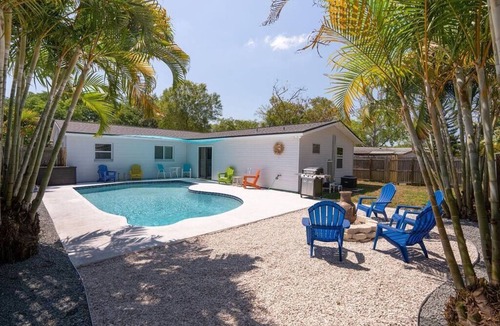 Pinellas Park House | Heated Pool Lanai Pet OK Beaches Nearby