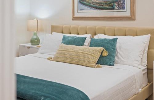 Hampton Homes House | Heated Pool, Lush Breezeway, Bikes, BBQ, Near Beach
