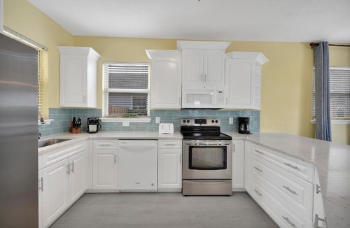 Jacksonville Beach House | Heated Pool Pet friendly Home