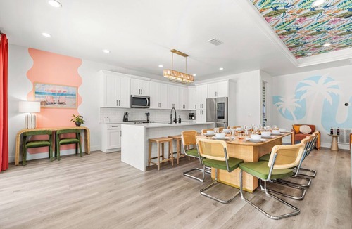 St. Petersburg - Clearwater House | Heated Pool, Pickleball, PuttPutt, Game Room & More! Main Home + Guest House