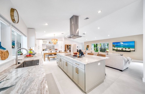 Delray Beach House | Heated Pool! Private Home+Bikes & Fire Pit!