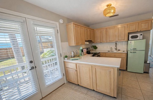 Port St. Joe House | Heated Pool Sauna Hot Tub Game Room Beach Golf Cart Sleeps 15