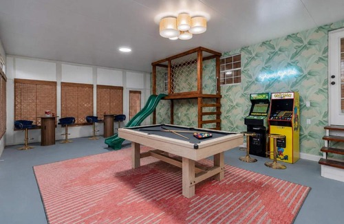 Largo Villa | Heated Pool Sport Court Game Rm Clearwater Beach