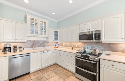 Painters Hill House | Heated Pool/Steps to Private Beach/Fire Pit/Kayaks
