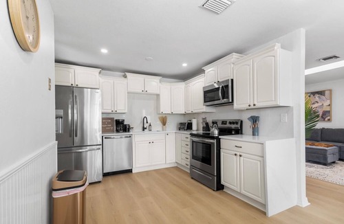 Palm Beach Gardens House | Heated POOL 4B/2B Mins to PGA Golf & the Beach!