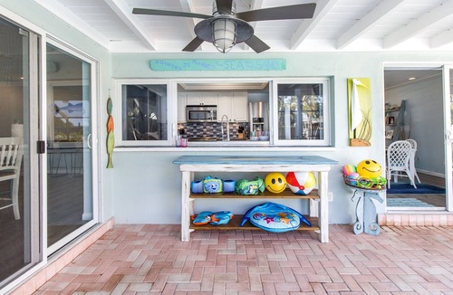 Forest Isles House | Heated Pool-Walk to Beach-Kayaks-Beach Gear