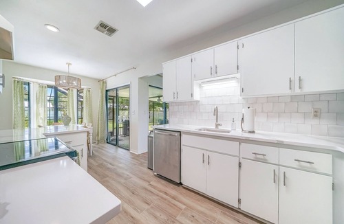 Vero Beach South House | Heated Private Pool, 5 Miles to Beach. Colorful, bright family-sized home.