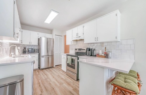 Vero Beach South House | Heated Private Pool, 5 Miles to Beach. Colorful, bright family-sized home.
