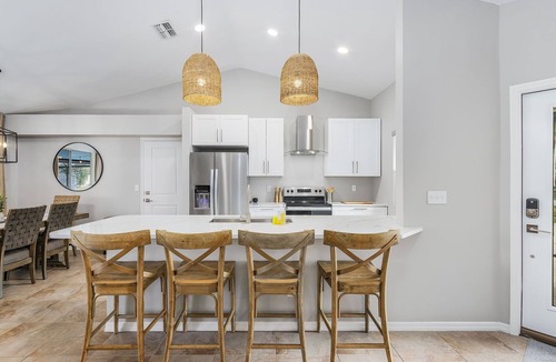 San Carlos Park House | ★ Heated Salt-Water Pool Kid Friendly Near Beach CLEAN ★