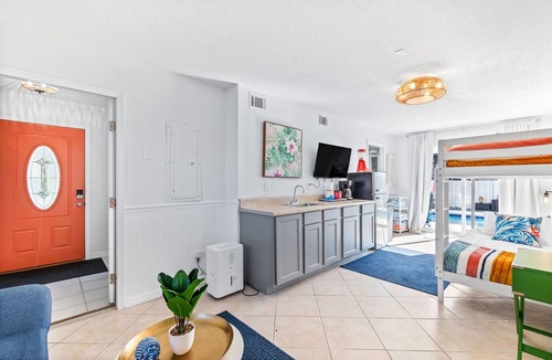 Crescent Beach House | HeatedPool|HotTub|3min2Beach|GameRm|PetFriendly
