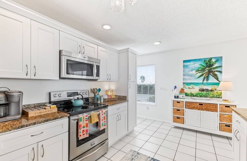 Crescent Beach House | HeatedPool|HotTub|3min2Beach|GameRm|PetFriendly