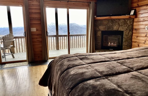 Bryson City Cabin | Heavenly Mtn Views/Secluded/5 Star Amenities/Wi-Fi