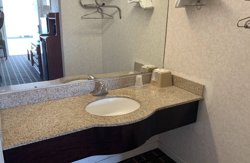 Cleveland Hotel | Heritage Inn