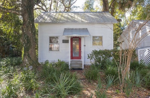 Micanopy Cabin | Herlong Mansion Bed and Breakfast Inn - Carriage House
