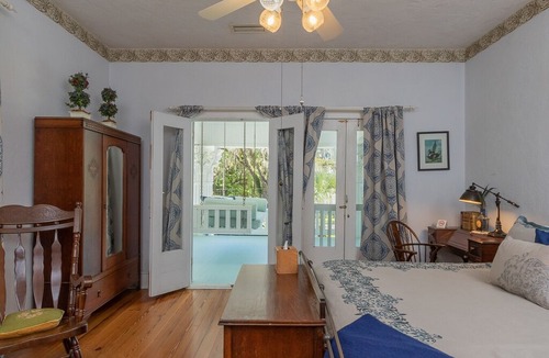 Micanopy Bed & Breakfast | Herlong Mansion Bed and Breakfast Inn - Dogwood