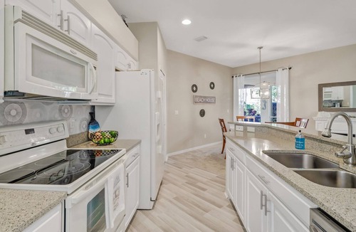 Herons Glen House | Heron's Glen Beautiful Beachy Home in Gated Golf Community Home