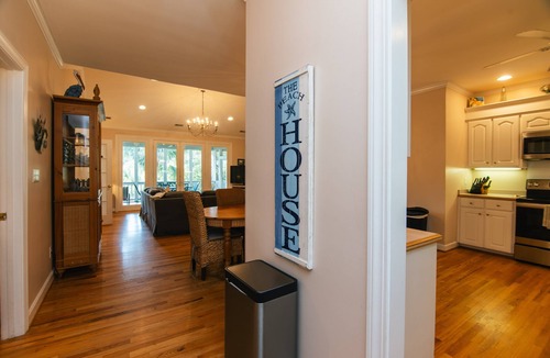 Edisto Island House | Herondipity: Charming dog-friendly getaway 300 yards from beach with lovely Screened Porch on lagoon