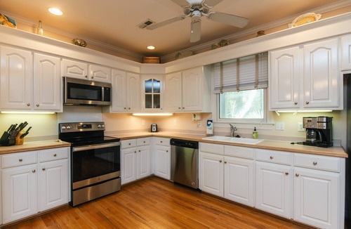 Edisto Island House | Herondipity: Charming dog-friendly getaway 300 yards from beach with lovely Screened Porch on lagoon