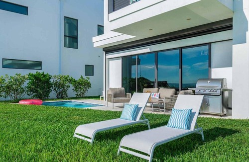 Melbourne Beach House | HI3057HA 4 bed, Ocean Villa, Beachfront