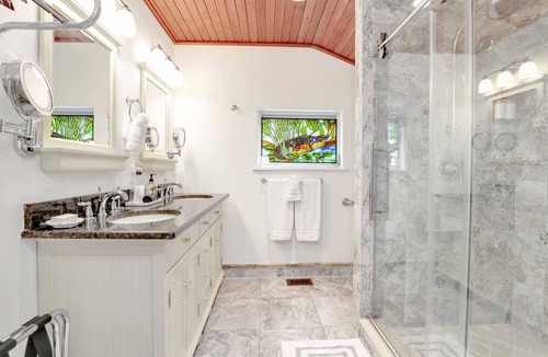 Fort Myers River District House | Hibiscus House Bed & Breakfast Inn Turtle Room Bed-ADA