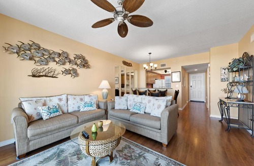 South Island Apartment | Hibiscus Pointe 342, Canal View, 2 Bedroom, Sleeps 6, Heated Pool, Elevator
