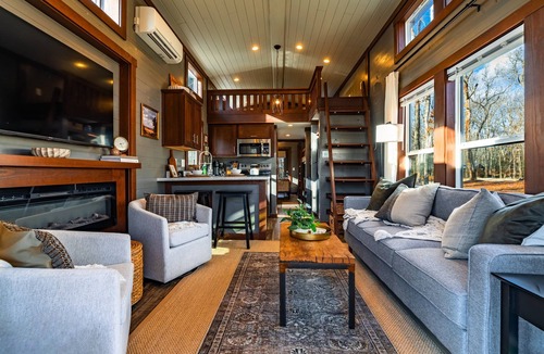 Monteagle Cabin | Hickory Hideaway at The Retreat at Deer Lick Falls