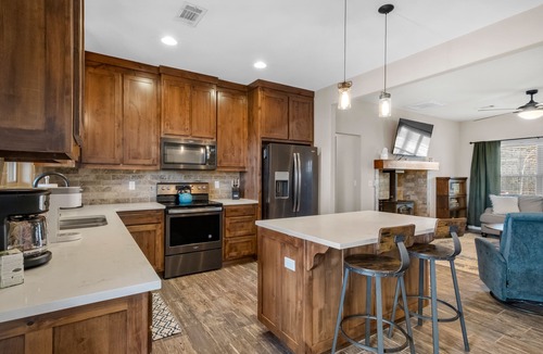Rogers House | Hickory Hill Haven: Waterfront > Hot Tub > Fire Pit > Relax