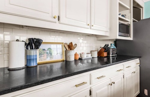 Hickory House | Hickory Home Near Downtown & Lake + Pet Friendly