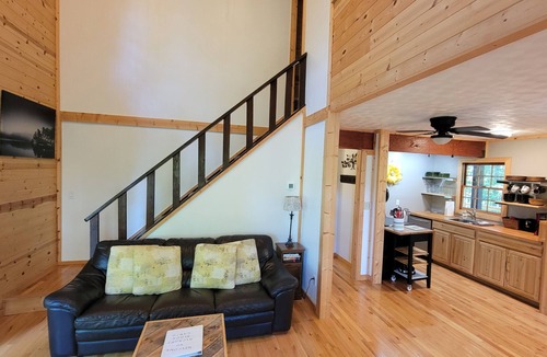 Almond Cabin | Hickory Ridge - HotTub - GSMNP, NOC, Train and Fontana Lake