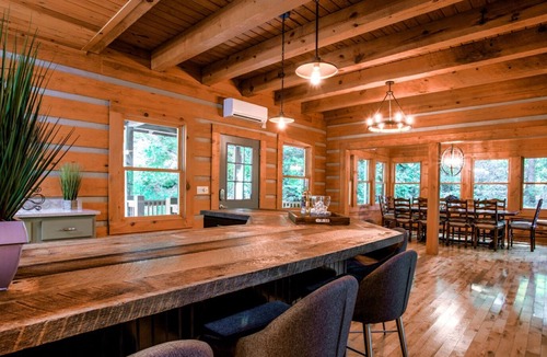 Asheville Cabin | Hidden Cove Cabin: Cabin Near Downtown AVL! Hot Tub, Game Rm!