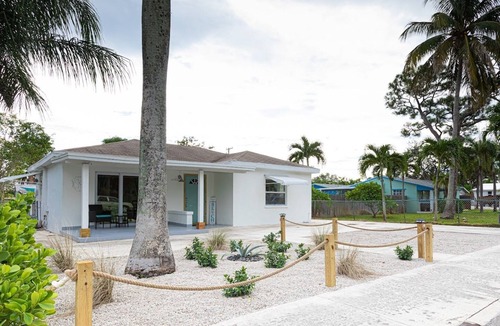 South Palm Park Neighborhood Association Cottage | Hidden Gem #2 @ Lake Worth