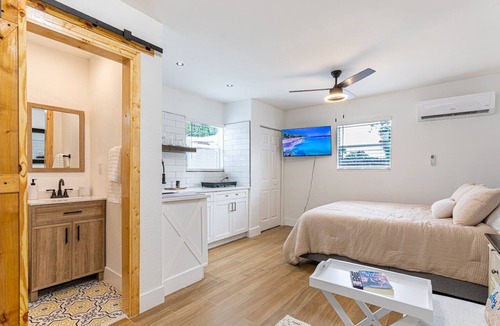 South Palm Park Neighborhood Association Cottage | Hidden Gem #2 @ Lake Worth