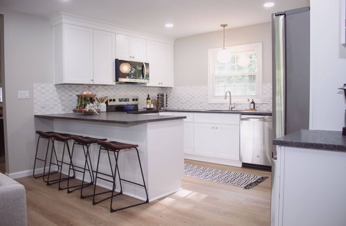 Spring Hill House | Hidden Gem Farm Homestead Sleeps 12 &Fresh Produce