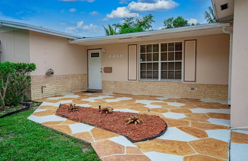 Lauderhill House | HIDDEN GEM! Spacious 4BR/2B Home W/Pool and Garage