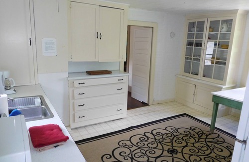 Abingdon House | Hidden Historic 12 Arcres In Downtown Abingdon, Walk To The Creeper Trail!