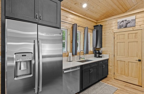Cleveland Cabin | Hidden Jewel - One Bedroom Villa, Sleeps 2
