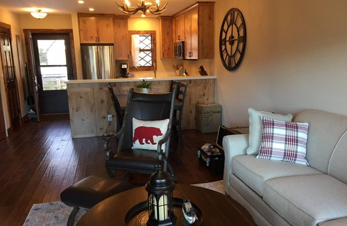 Burnsville Cottage | Hidden Mountain Gem with Fantastic Views!