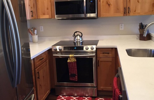 Burnsville Cottage | Hidden Mountain Gem with Fantastic Views!