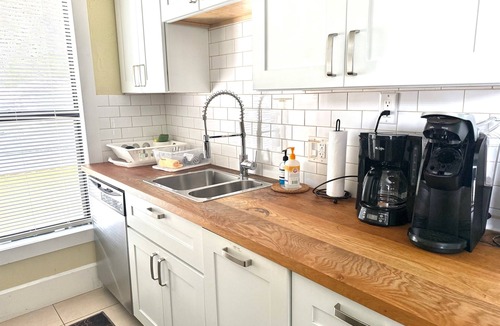 Historic Uptown Apartment | Hidden Oasis Guest Apt+Kg Bd 2bikes/close DT