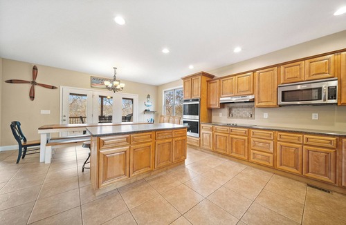Jacksboro House | Hideaway Cove Huge Lakefront Home, Private Dock
