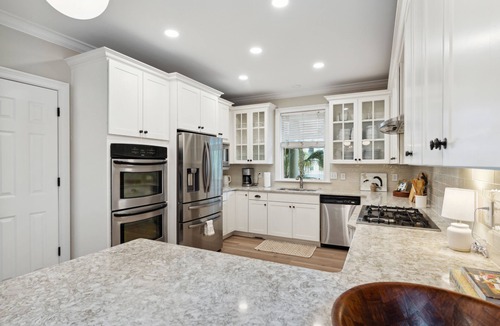 Sunset Point House | High-End Beach Home, Walking Distance to Beach & Close To Town - On The Half Shell!