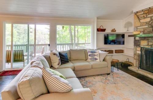 Sapphire House | High-End Sapphire Retreat on Fairfield Lake!