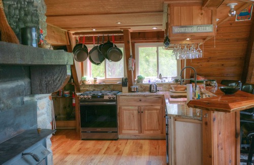 Helen House | High in Helen, A frame House and Cabin