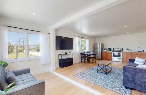 Lower Township Villa | High Tide Estate - [3BD, 1BA, POOL]