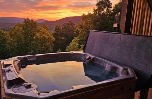 Saluda House | High Top Refuge at Saluda Mountain Retreats